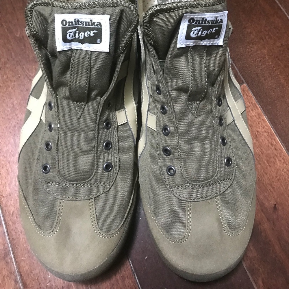 Onitsuka Tiger “shoelace” free slip-ons!